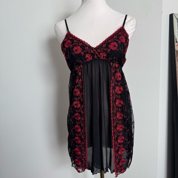 Vintage Black and Red Lace Chemise half slip whimsigoth romantic fairy witchy SM - Picture 2 of 7